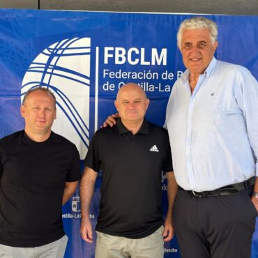 Villaescusa felicita a la Federación por el V Seminario de Minibasket en Albacet...