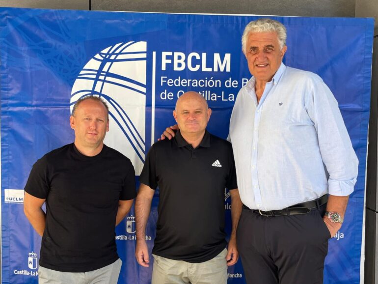 Villaescusa felicita a la Federación por el V Seminario de Minibasket en Albacet...