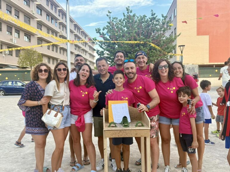Durante todo el fin de semana la @Asociación Vecinal "Barrio Universidad" de Al...