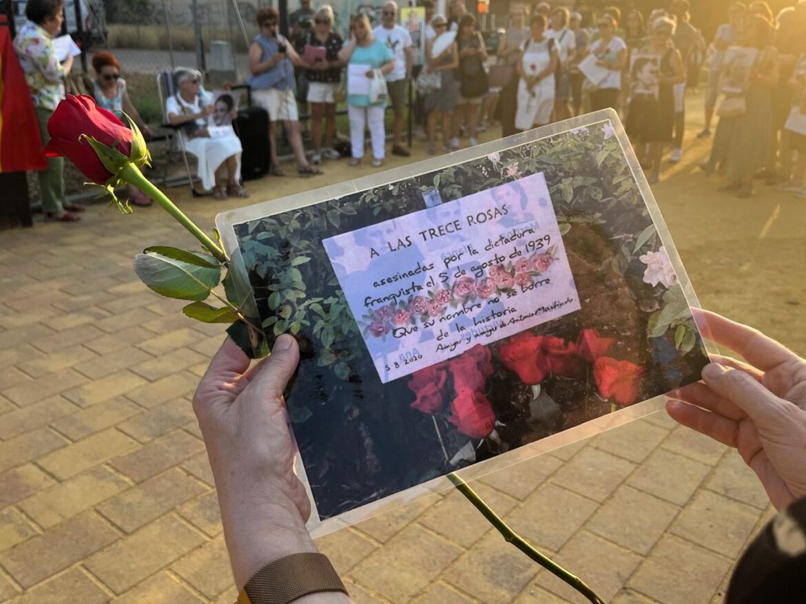 Albacete conmemora a las Trece Rosas y a víctimas de la Guerra Civil.