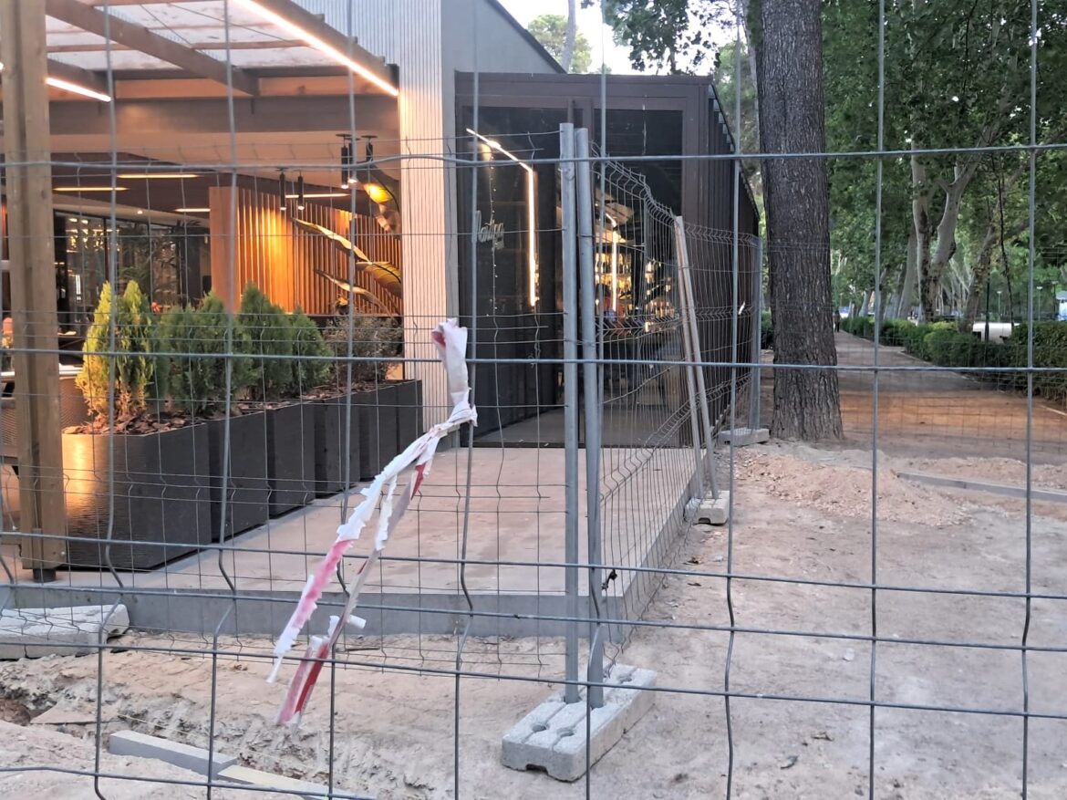 Albacete habilita acceso para personas con movilidad reducida al parque tras varias quejas.