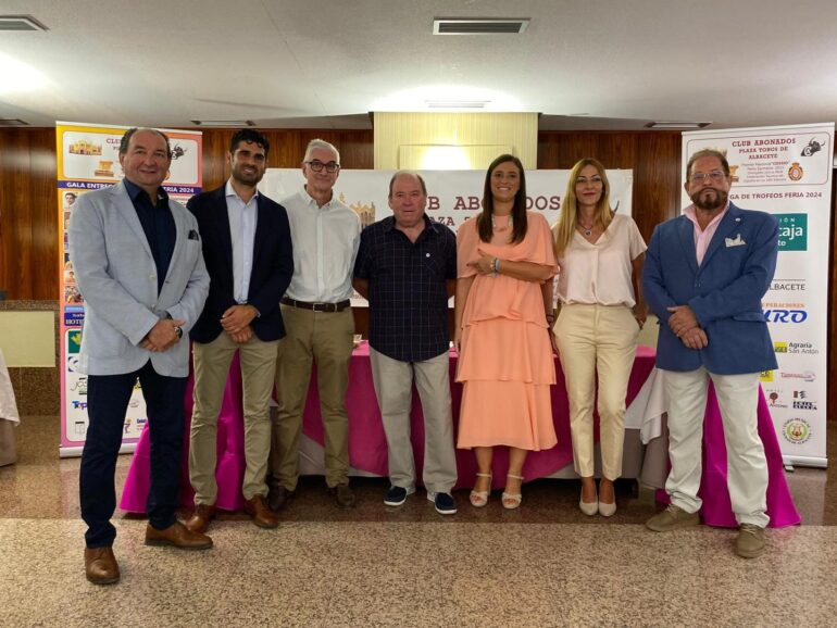 El concejal de Asuntos Taurinos, Alberto Reina, ha participado en la presentaci...