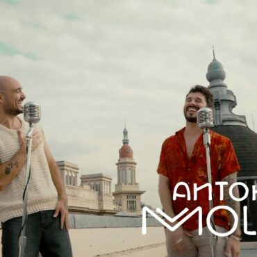 Antoñito Molina, Abel Pintos - Me Subo Por Las Paredes (Videoclip Oficial)