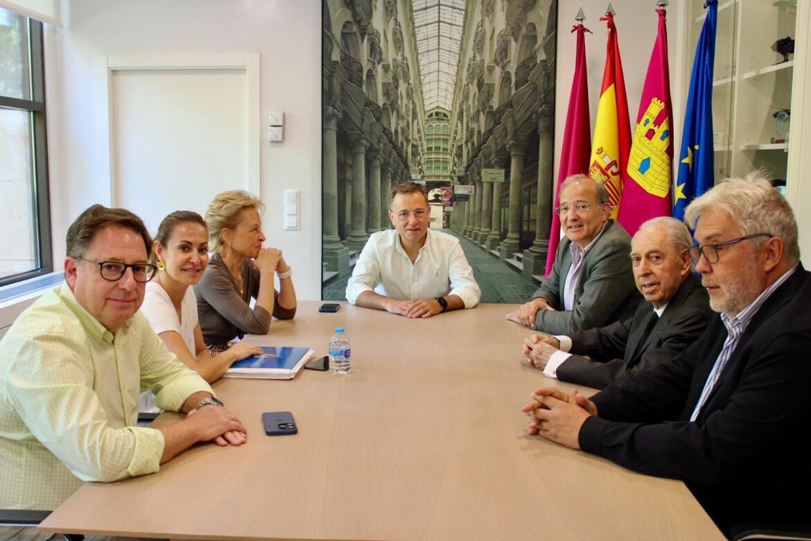 Ayuntamiento de Albacete informa reunión con Rotary Club local