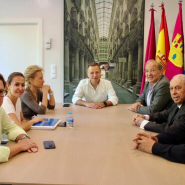Ayuntamiento de Albacete informa reunión con Rotary Club local