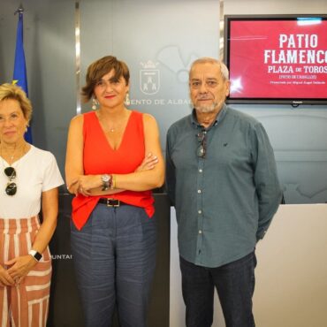 La concejala de Cultura, Elena Serrallé, ha presentado la nueva edición del Pati...