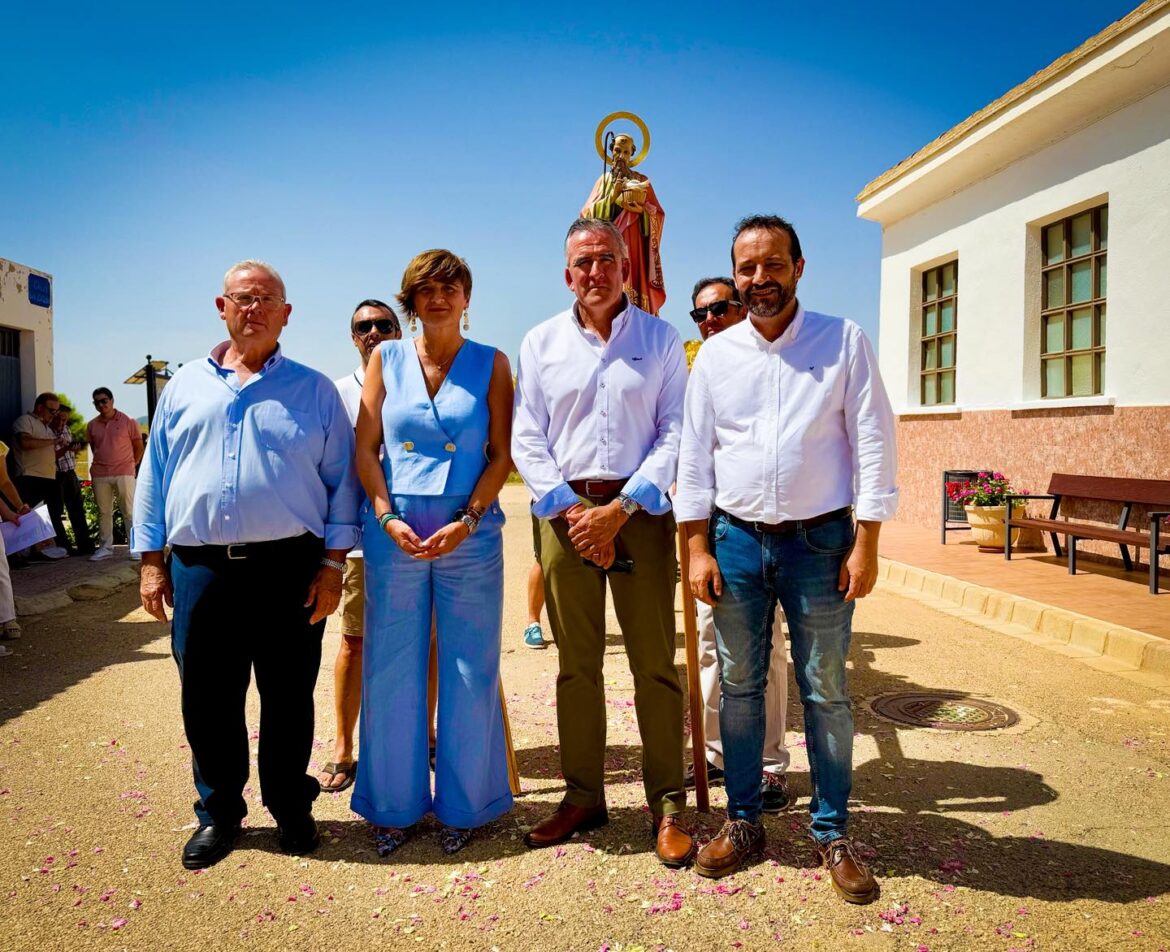 Casa de Las Monjas ha celebrado hoy su misa y procesión en honor a San Joaquín, ...