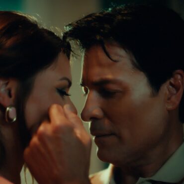 Chayanne - Bailando Bachata (Official Video)