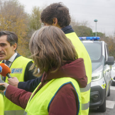 Controles intensivos para evitar el alcohol y las drogas al volante
						
								Fecha actualización: 11 diciembre 2023
						Especialmente en estas fechas, en las que se celebran gran cantidad de reuniones con familiares y amigos en las que el alcohol suele estar presente, es importante recordar que, al volante, la única tasa segura es 0,0%.
El consumo de alcohol se mantiene como la segunda causa concurrente más frecuente en los siniestros de tráfico, habiendo estado presente en 3 de cada 10 siniestros con víctimas mortales en 2022.
Además, más de la mitad (51,9%) de los conductores fallecidos en carretera en 2022 dieron positivo en alcohol, drogas o psicofármacos, aisladamente o en combinación.
						
								
									
									Accidentes
									    Seguridad Vial
									    Urbana
									    Alcohol
									    Autopistas/Autovías
									    Campaña
									    Control
									    denuncias
									    Drogas
									    interurbana
									    Vía Convencional
									    vigilancia
									    
							
						
			
				
					 
						 
							X
						
					
					
						 
						Facebook
						
						
					
					
						 
							Mail
						
					
					
						 
							Copiar URL
	
					
					
						 
							Mostrar QR
						
					
				
			
			
				
					
						 Ampliar letra