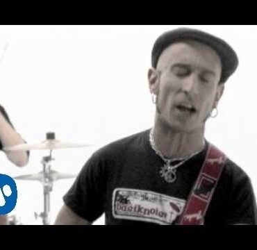 Fito & Fitipaldis - Por la boca vive el pez (Videoclip oficial)