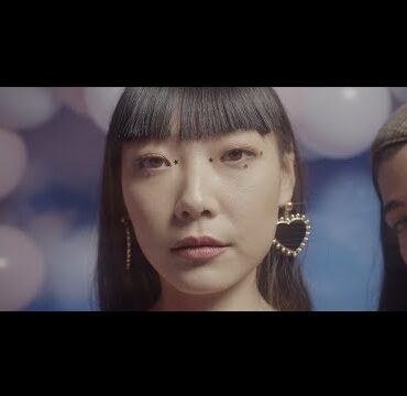 La La Love You – El fin del mundo feat. Olaya Axolotes Mexicanos