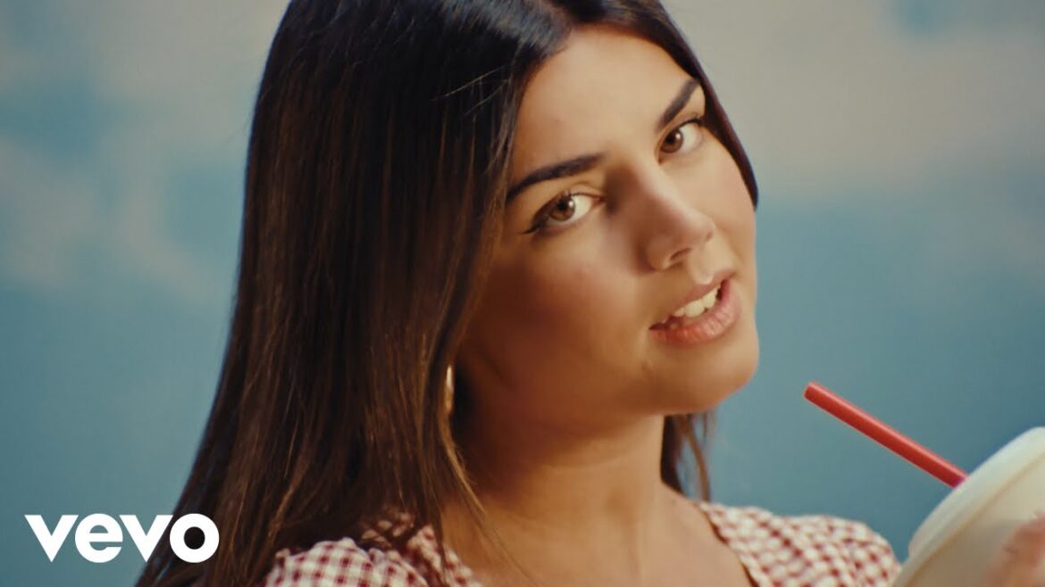 mafalda cardenal - en mi balcon (Video Oficial)