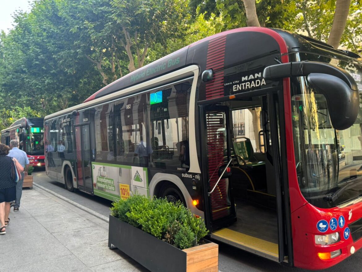 PSOE reclama mejoras en el transporte público de Albacete ante aumento de quejas.