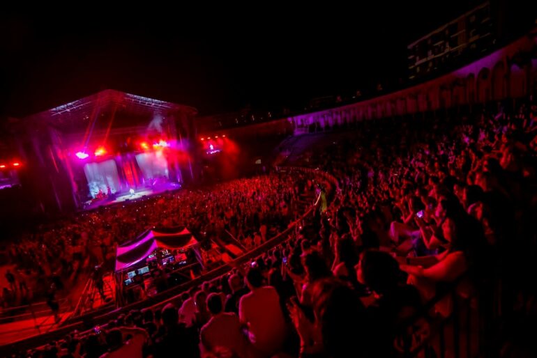 ¡NOCHE INOLVIDABLE CON MAKA EN SU #AURATOUR!

Por segunda noche consecutiva, la...