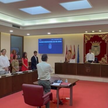 El Pleno ha dado comienzo con un minuto de silencio, gesto de denuncia ante la...