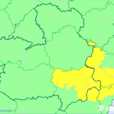 La @AEMET_CLaMancha comunica la situación de aviso amarillo por lluvias y tormen...