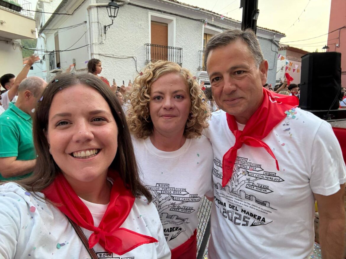 El presidente provincial del PP de Albacete Manuel Serrano López y la senadora M...
