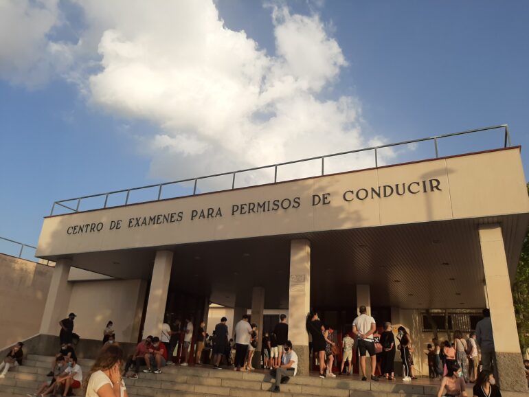 50 examinadores interinos