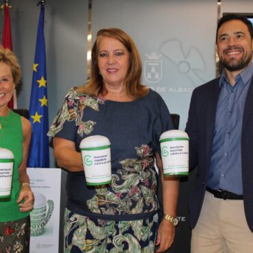 La Asociación Contra el Cáncer en Albacete  sale a las calles de Albacete por l...