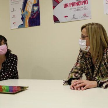 Reunión de la Delegación de Igualdad y la Asociación de Periodistas de Albacete