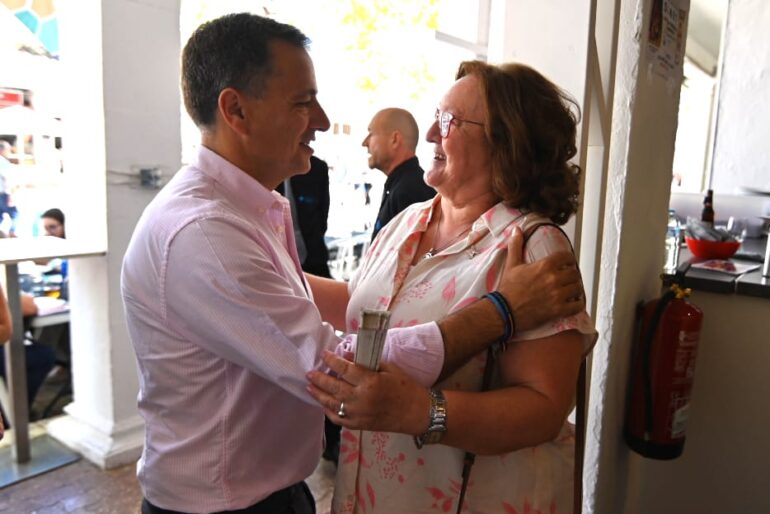 En el Día de la Vecindad en la Feria, el alcalde Manuel Serrano López  ha agrade...