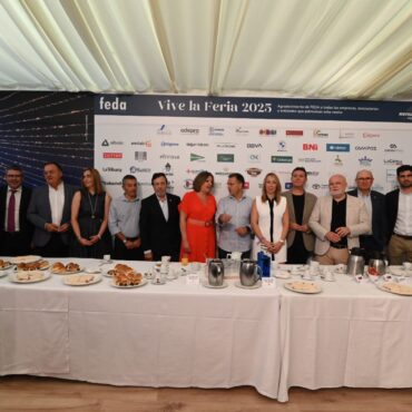 El alcalde Manuel Serrano López  ha reafirmado su compromiso con Asociación de M...