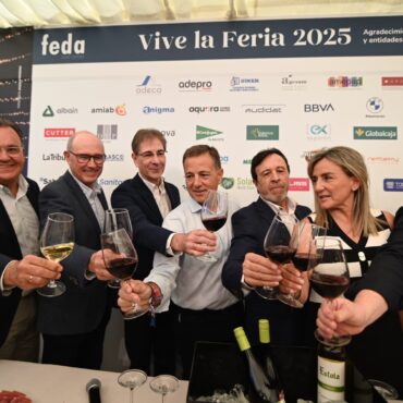 Durante el tradicional vino de la Confederación de Empresarios de Albacete FEDA...