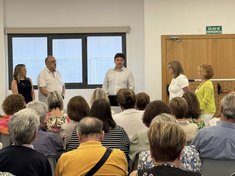El concejal de Feria, Francisco Navarro ha asistido a la entrega de los distinti...