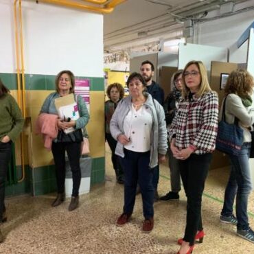 Inauguración de la exposición ##YouToo en el IES Tomás Navarro Tomás