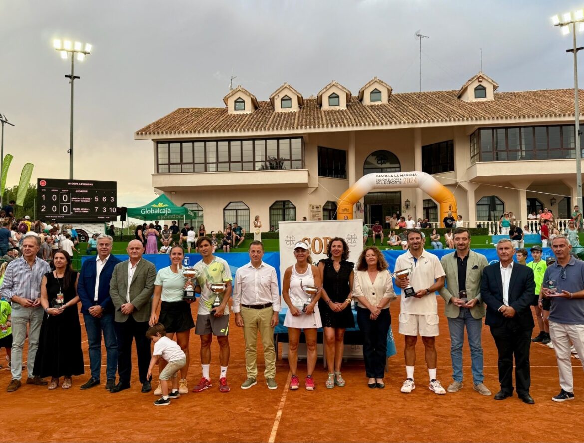 El alcalde Manuel Serrano asistió al Club de Tenis Albacete para felicitar a Da...