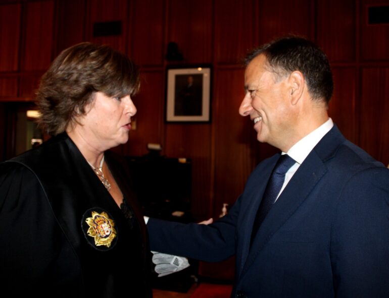 El alcalde de Albacete, Manuel Serrano López , ha felicitado a Mª Rosario Sánche...