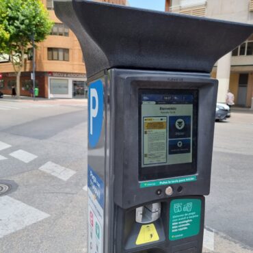 El Pleno aprueba mejoras en la ordenanza de estacionamiento para favorecer la ac...