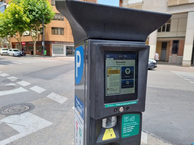 El Pleno aprueba mejoras en la ordenanza de estacionamiento para favorecer la ac...