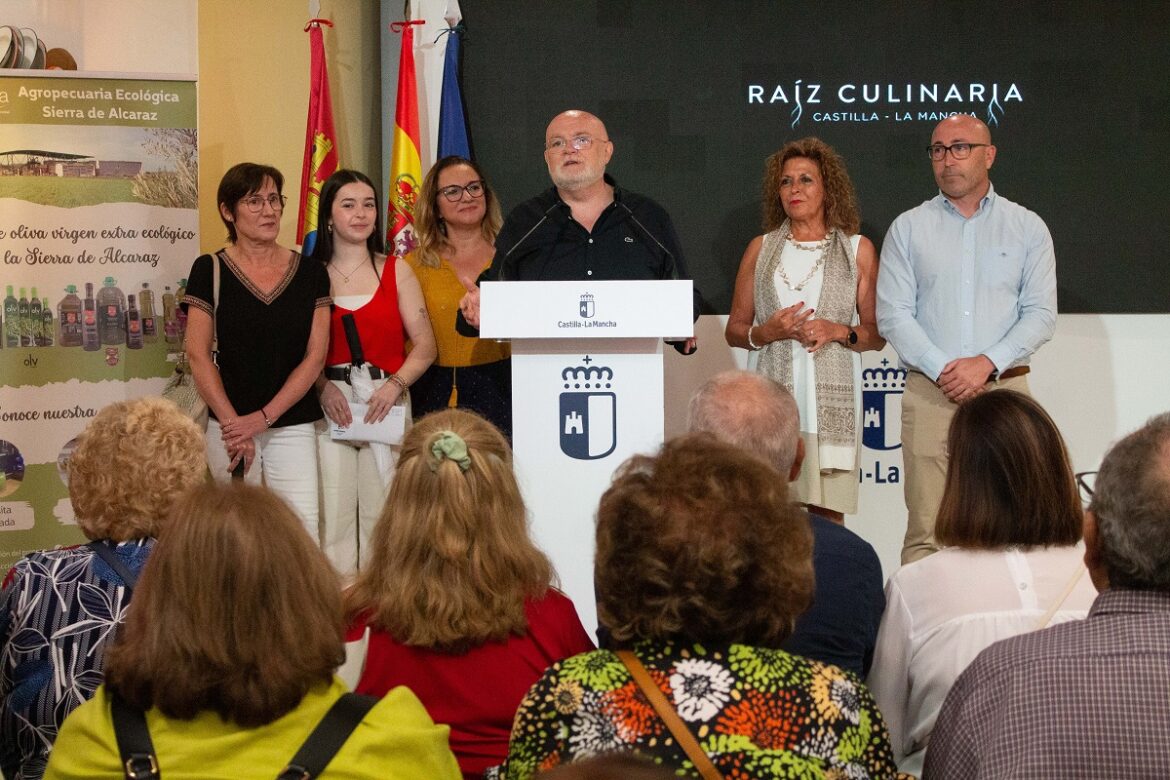 El Gobierno regional impulsa una novedosa visita guiada a la Feria de Albacete para usuarios de los centros de mayores - SURCO CLM, Diario digital