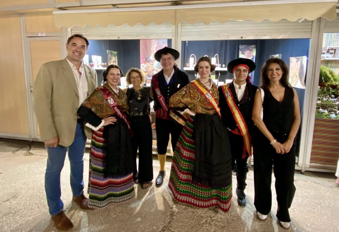 Hoy ha abierto sus puertas #Artesana, la 2⃣6⃣ edición de la Feria ...