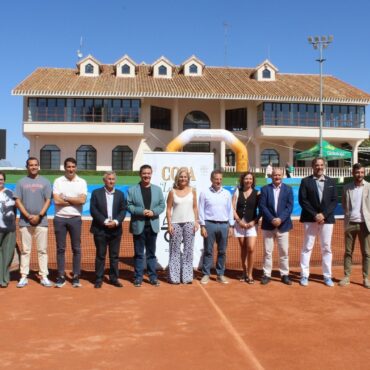 III Copa Leyendas del Tenis en Albacete
El alcalde Manuel Serrano ha puesto en ...