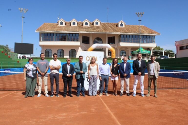 III Copa Leyendas del Tenis en Albacete
El alcalde Manuel Serrano ha puesto en ...