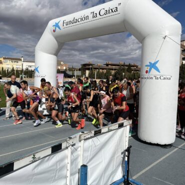 Un año más se celebra la carrera solidaria de la Asociación Uno Más que lucha pa...