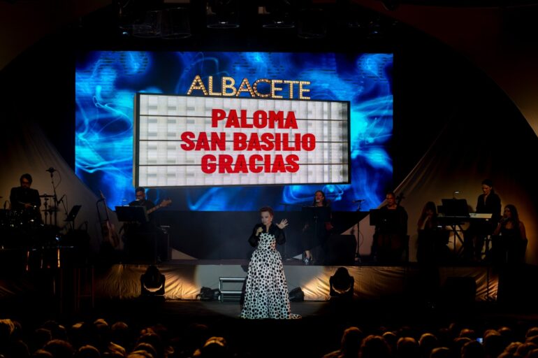 Anoche vivimos en la Caseta de los Jardinillos una velada inolvidable. Paloma Sa...