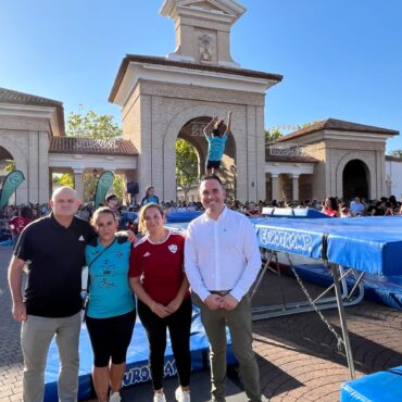 El trampolín brilla en la Feria Deportiva frente a la Puerta de Hierros

Los co...