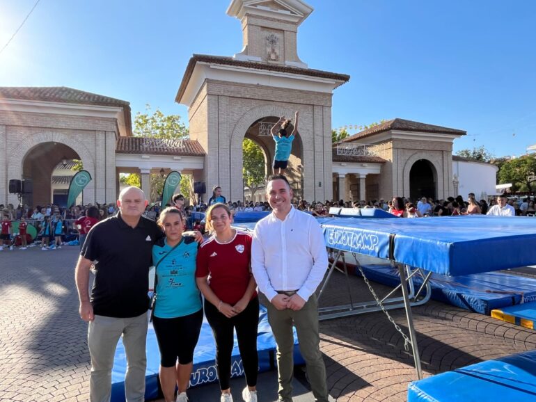 El trampolín brilla en la Feria Deportiva frente a la Puerta de Hierros

Los co...