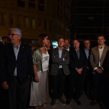 Manuel Serrano anima a disfrutar con el videomapping sobre la Patrona en las par...