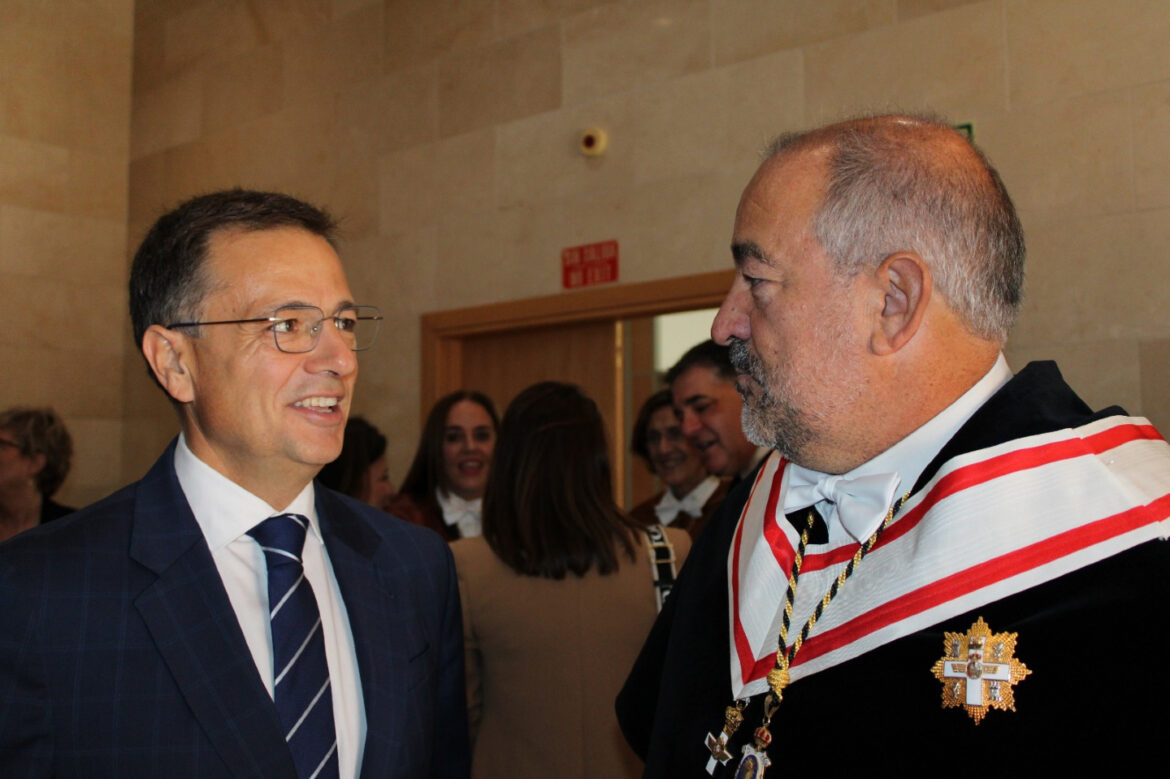El Ayuntamiento de Albacete renovará su convenio de colaboración con la Univers...