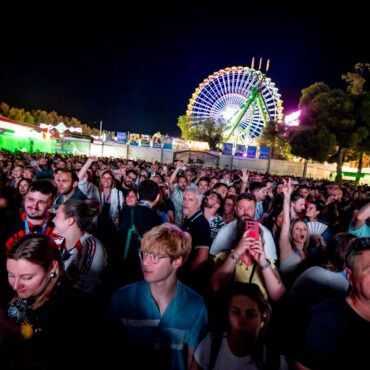 ¡Qué noche de música la de ayer! La #FeriaDeAlbacete vibró a tope con los conci...