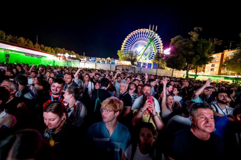 ¡Qué noche de música la de ayer! La #FeriaDeAlbacete vibró a tope con los conci...