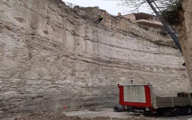 Comienzan los trabajos en la CM-3201 en Alcalá del Júcar