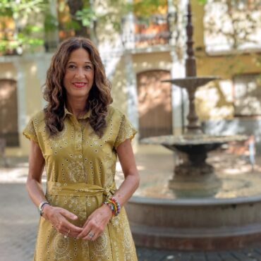 Cencerros, gastronomía y tradiciones: Almansa se presenta en el stand de la Diputación de la Feria de Albacete