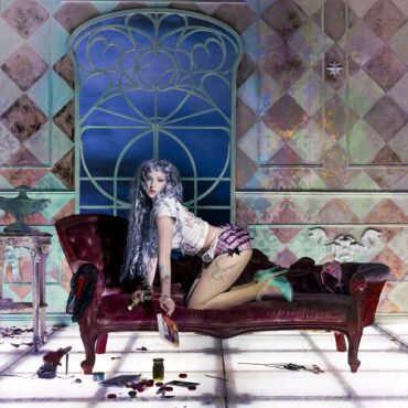 Smoochie Girl        
        
                                                                                                Ashnikko                    
        
            
                
                    
                                                                                    WARNER MUSIC GROUP