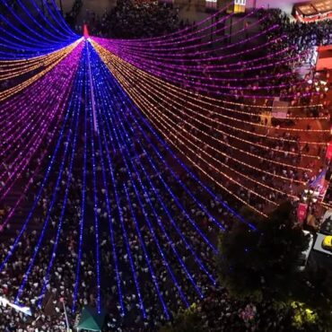 ¡Qué maravilla la vista aérea de la gran cabalgata que ayer daba inicio a nuestr...