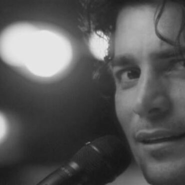 Chayanne - Me Enamoré De Ti (Performance Version)
